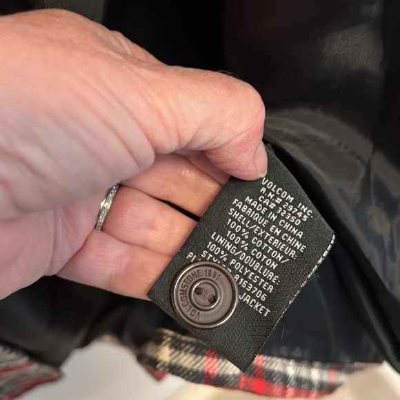 Volcom jacket large 3/4 sleeve hooded - Picture 4 of 5